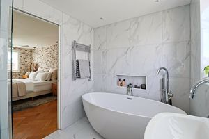 En-Suite- click for photo gallery